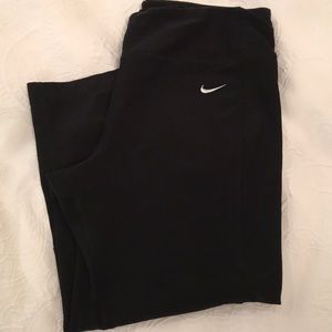 Nike Dri-Fit Cropped Work Out Pants Size Small